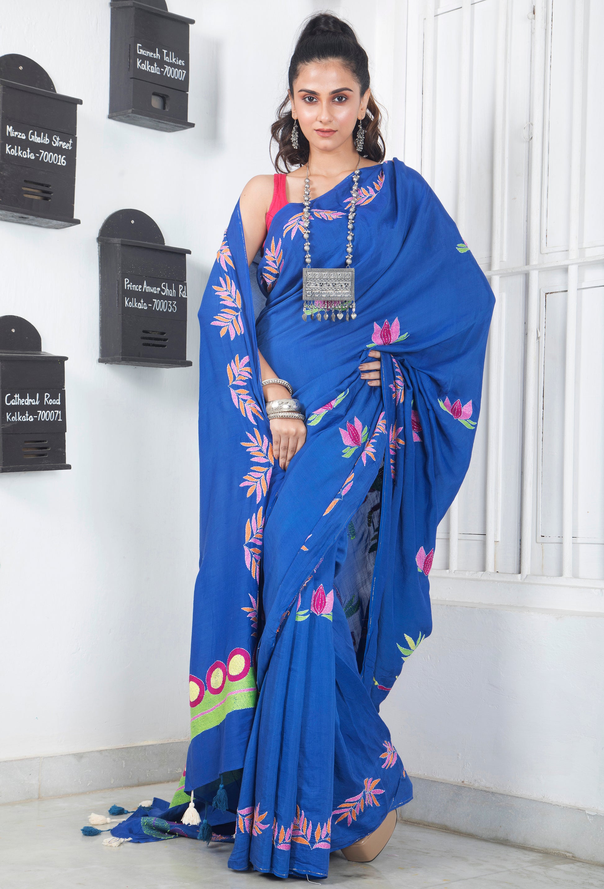 Cheerful Beetle Petals Saree