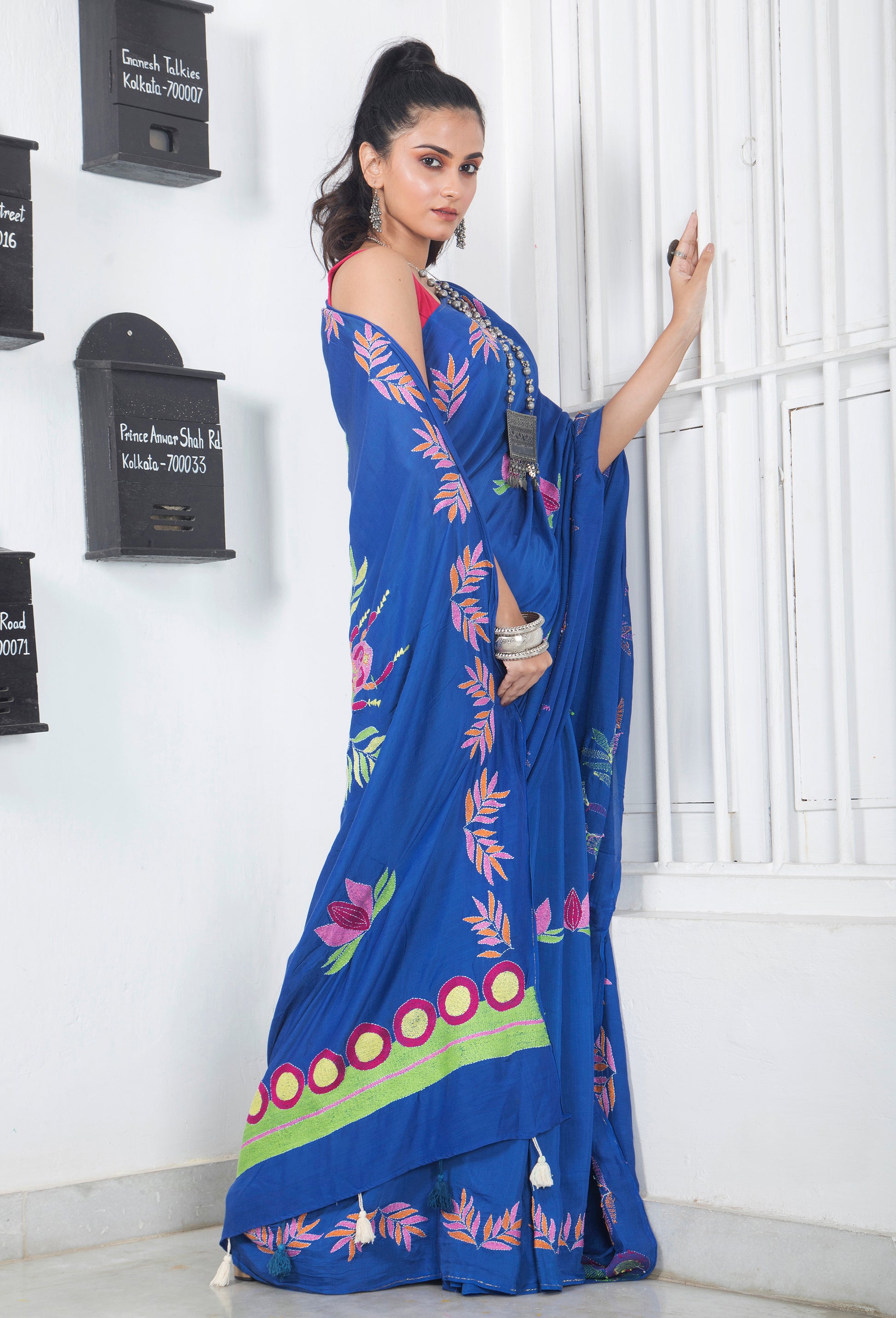 Cheerful Beetle Petals Saree