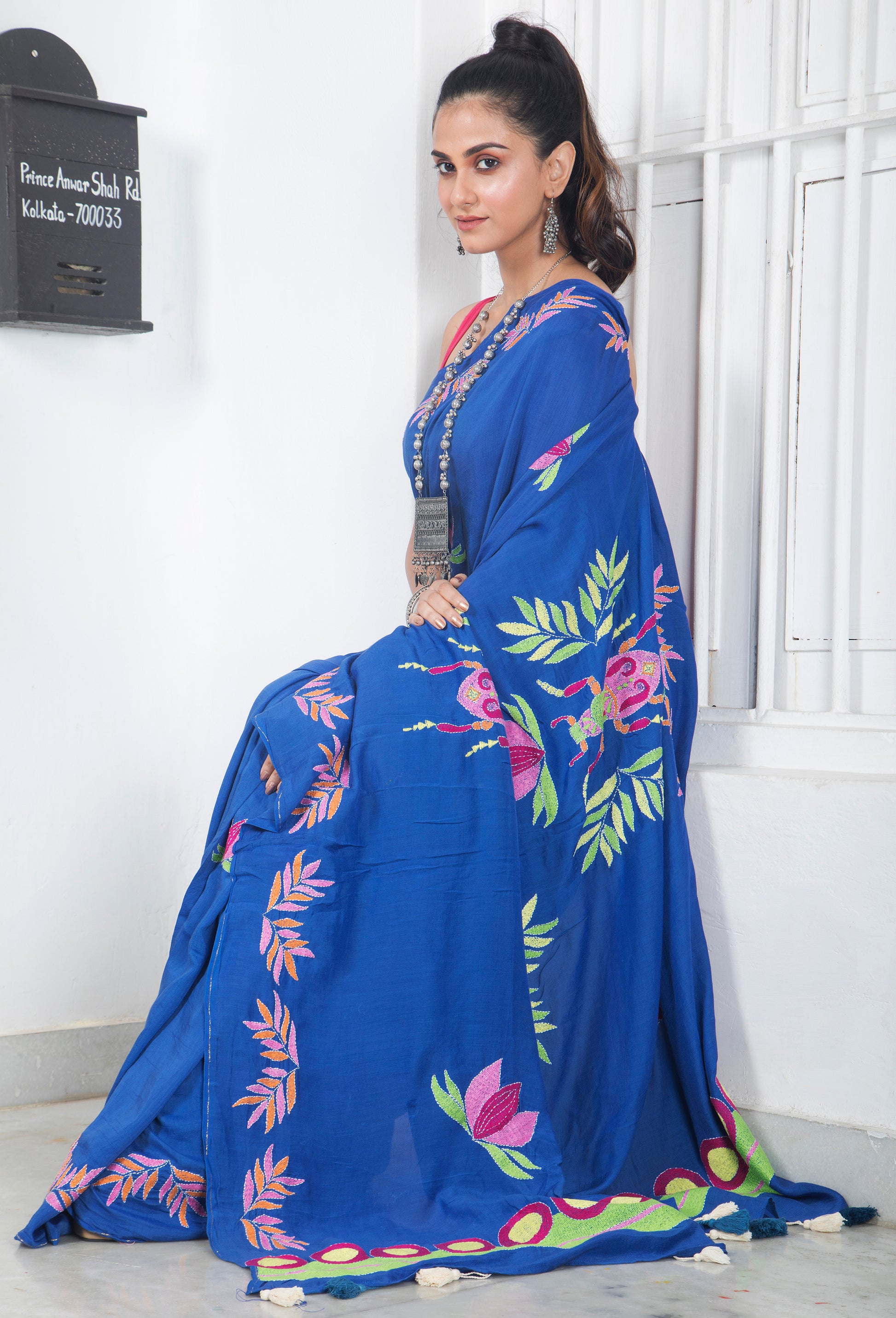 Cheerful Beetle Petals Saree