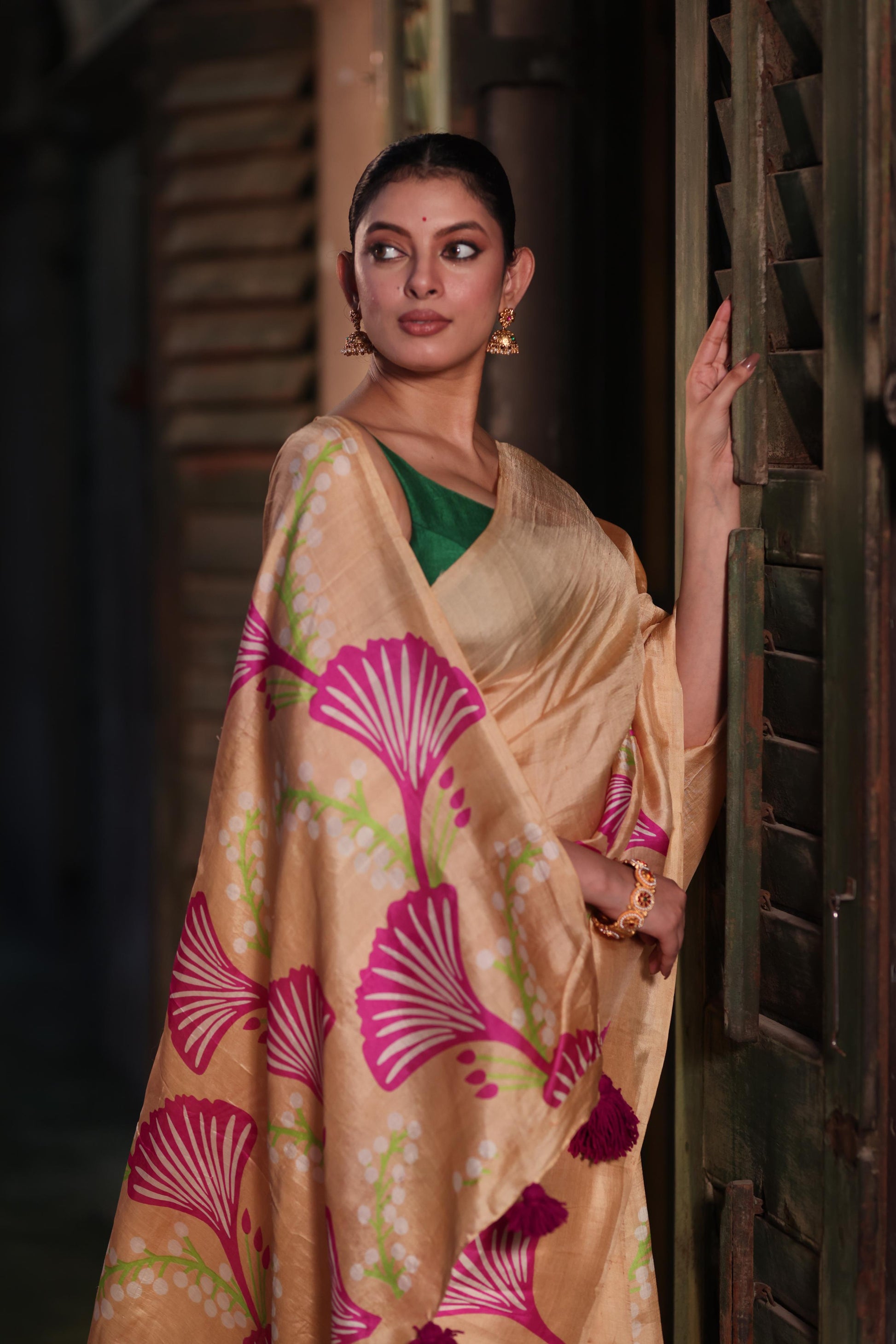 Oyster Opulence Saree - Magenta