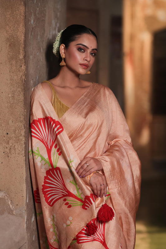 Oyster Opulence Saree - Red